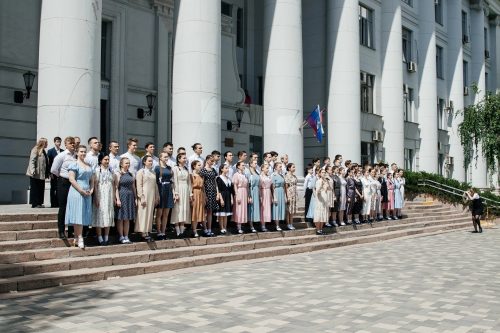 Студенты ФИПО — организаторы и участники акции «Вальс Победы»!